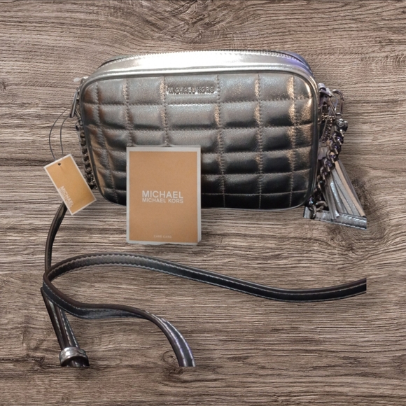 Michael Kors Silver Medium Camera Bag Crossbody Handbag, NWT - Picture 2 of 8